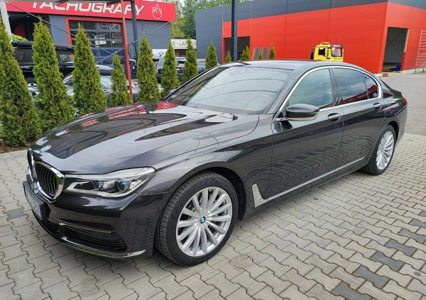 BMW Seria 7 cena 155000 przebieg: 125515, rok produkcji 2016 z Piotrków Trybunalski małe 781